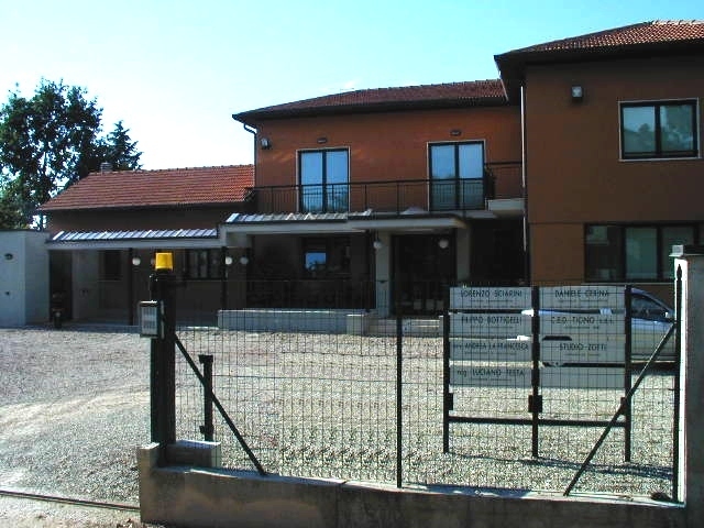 frontale.jpg (154571 bytes)
